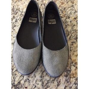 FITFLOP SUPERBALLERINA BALLET STYLE FLAT FOILSNAKE